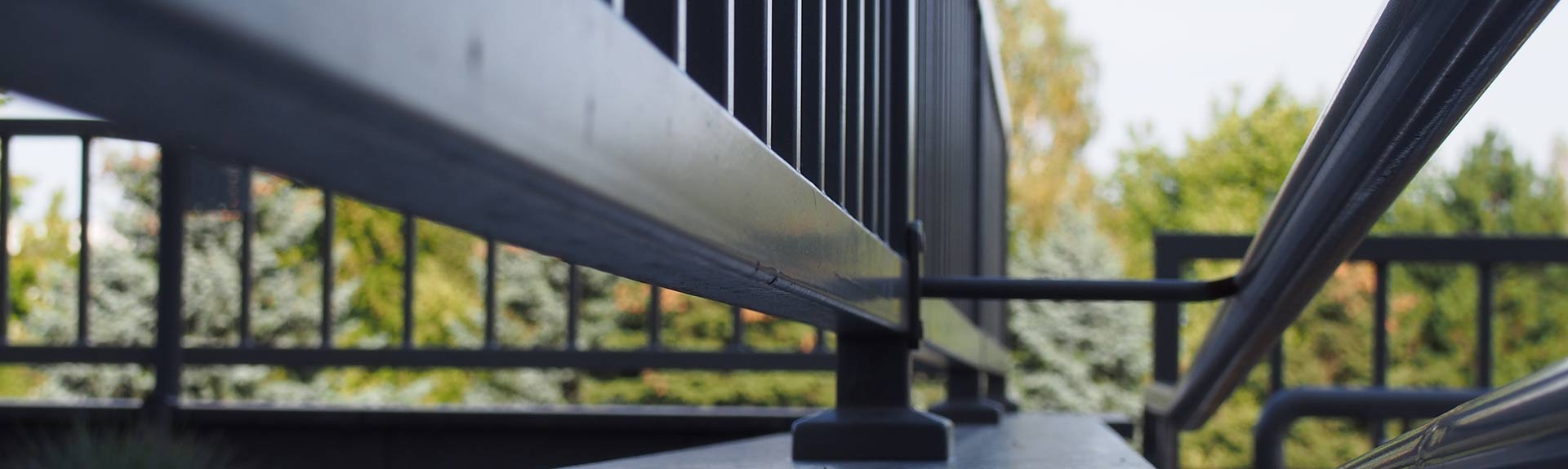 ogrodzenie-stalowe-stal-czarna-dragstal